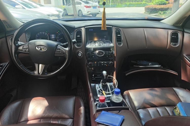 Used Infiniti QX50 2015 2.5L Luxury Edition Center Console