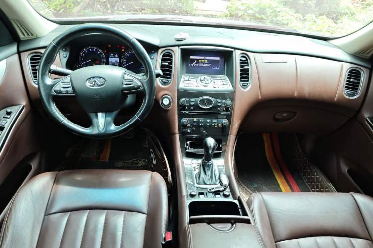 Used Infiniti QX50 2015 2.5L Enjoyment Edition Center Console