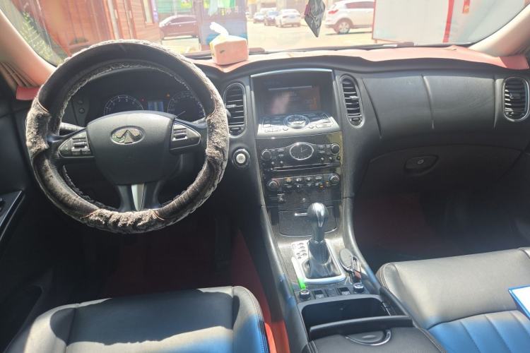 Used Infiniti QX50 2015 2.5L Enjoyment Edition Center Console