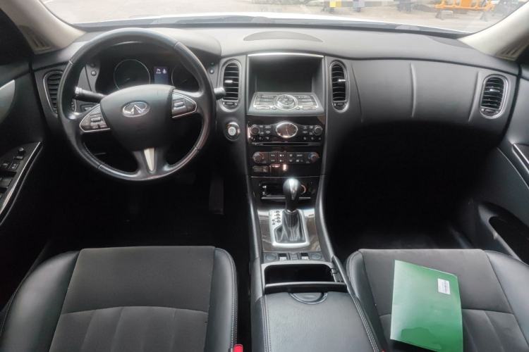 Used Infiniti QX50 2015 2.5L Comfort Edition Center Console