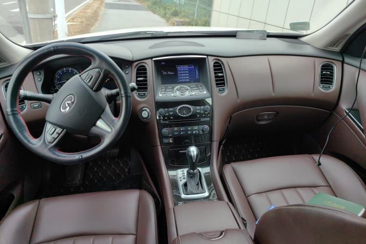 Used Infiniti QX50 2015 2.5L Enjoyment Edition Center Console