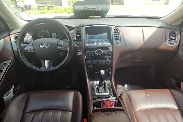 Used Infiniti QX50 2015 2.5L Enjoyment Edition Center Console