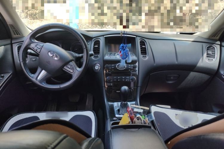 Used Infiniti QX50 2015 2.5L Enjoyment Edition Center Console