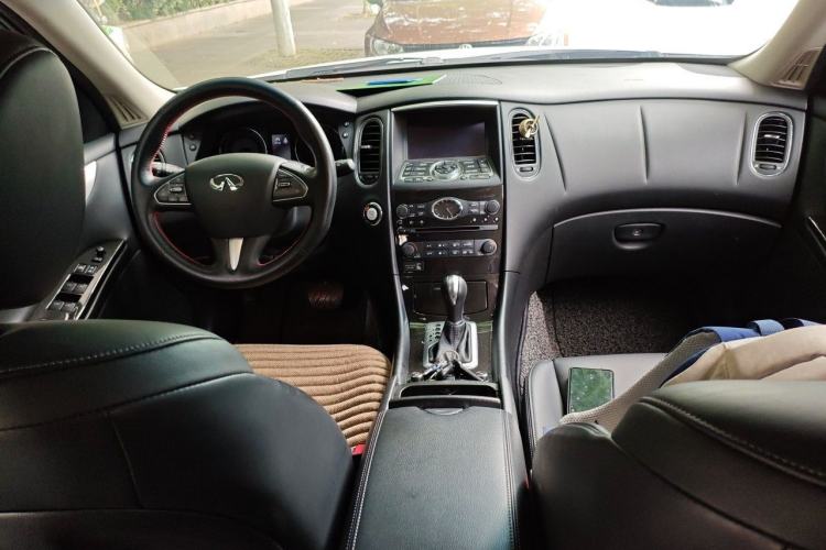 Used Infiniti QX50 2015 2.5L Enjoyment Edition Center Console