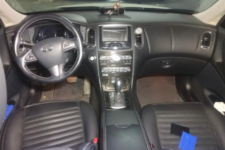 Used Infiniti QX50 2015 2.5L Comfort Edition Center Console