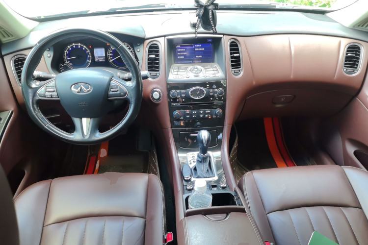 Used Infiniti QX50 2015 2.5L Enjoyment Edition Center Console