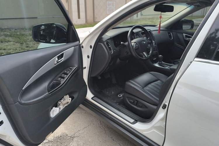 Used Infiniti QX50 2015 2.5L Enjoyment Edition Driver Seat