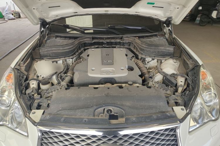 Used Infiniti QX50 2015 2.5L Comfort Edition Engine Bay