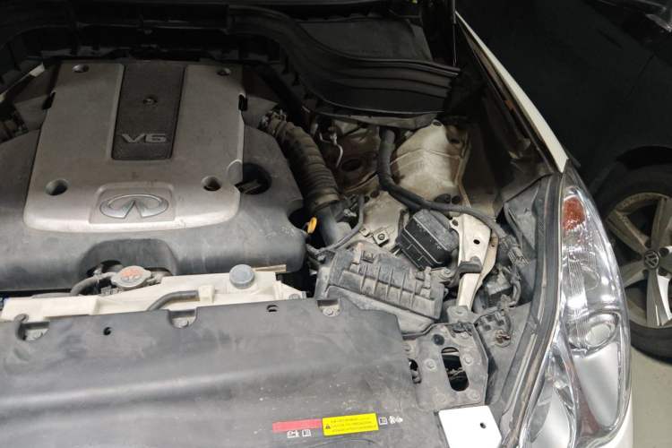 Used Infiniti QX50 2015 2.5L Comfort Edition Engine Bay Left