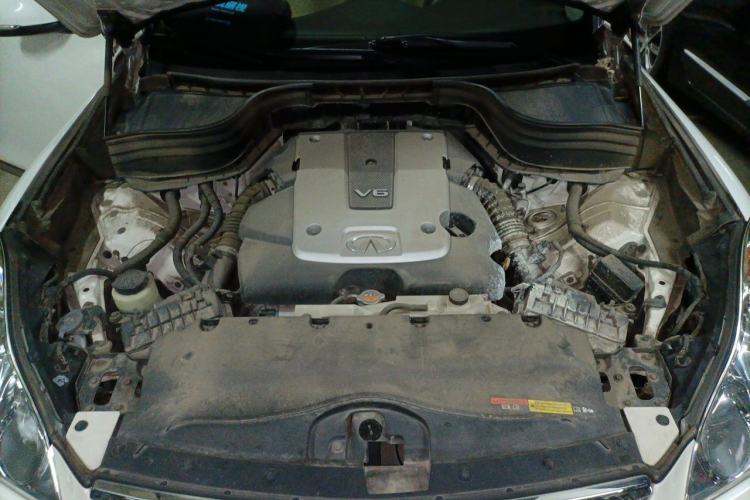 Used Infiniti QX50 2015 2.5L Comfort Edition Engine Bay