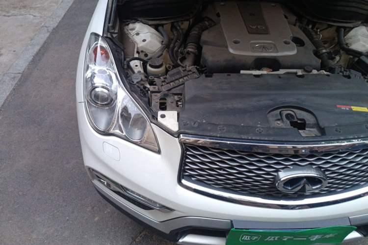 Used Infiniti QX50 2015 2.5L Enjoyment Edition Engine Bay Right
