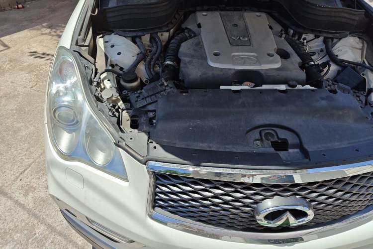 Used Infiniti QX50 2015 2.5L Comfort Edition Engine Bay Right