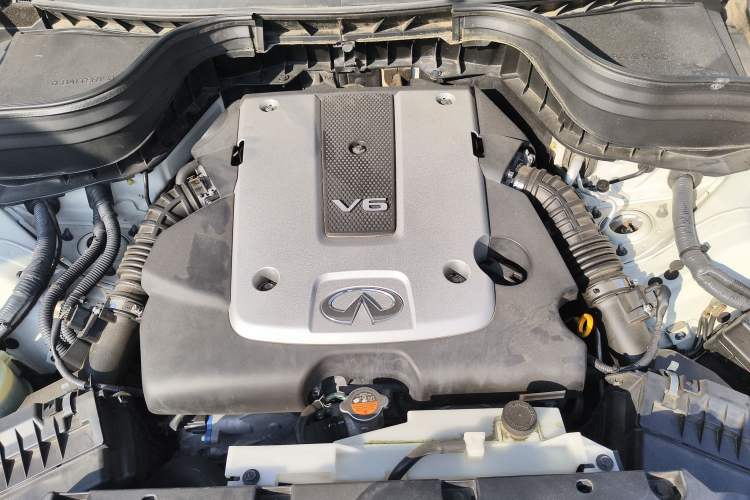 Used Infiniti QX50 2015 2.5L Enjoyment Edition Engine Bay