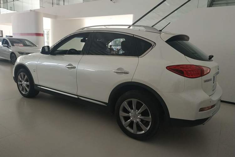 Used Infiniti QX50 2015 2.5L Enjoyment Edition Exterior 5