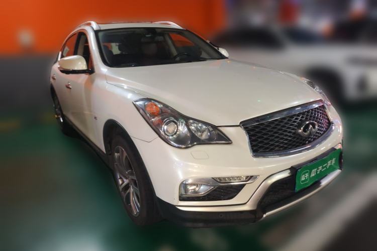 Used Infiniti QX50 2015 2.5L Luxury Edition Front Right 45 Deg