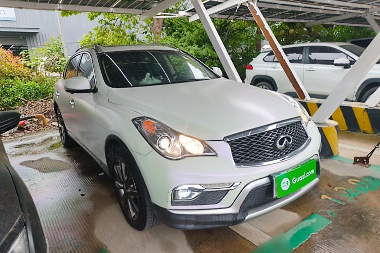 Used Infiniti QX50 2015 2.5L Comfort Edition Front Right 45 Deg