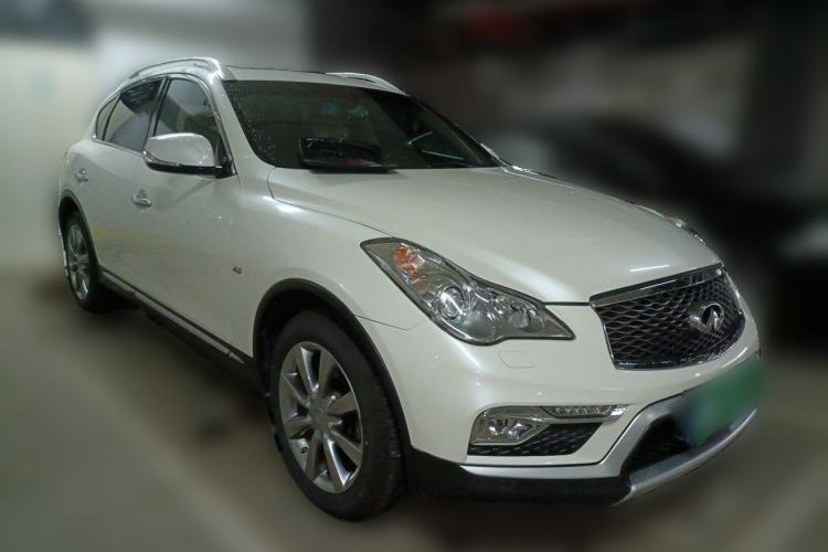 Used Infiniti QX50 2015 2.5L Comfort Edition Front Right 45 Deg