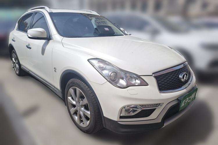 Used Infiniti QX50 2015 2.5L Enjoyment Edition Front Right 45 Deg