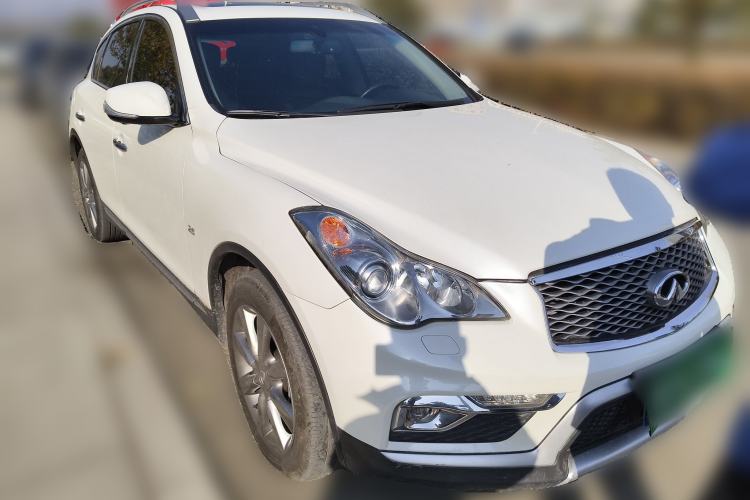 Used Infiniti QX50 2015 2.5L Enjoyment Edition Front Right 45 Deg