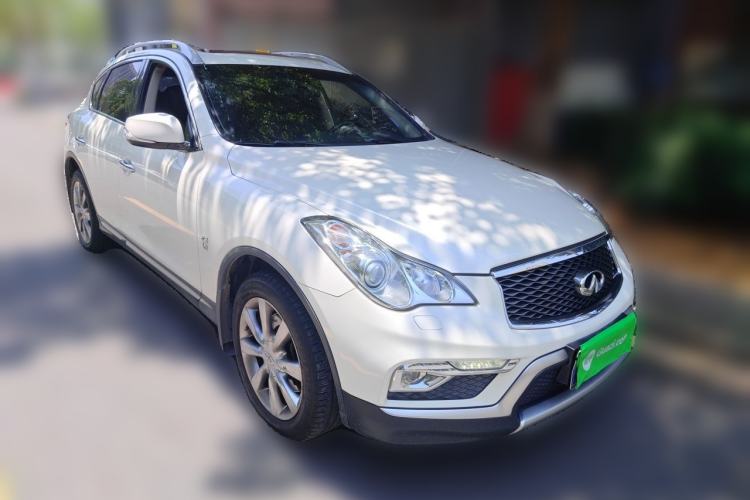 Used Infiniti QX50 2015 2.5L Enjoyment Edition Front Right 45 Deg