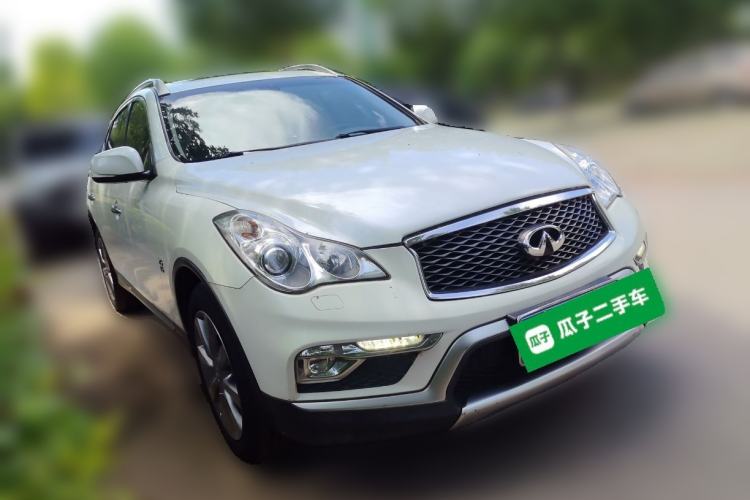 Used Infiniti QX50 2015 2.5L Enjoyment Edition Front Right 45 Deg