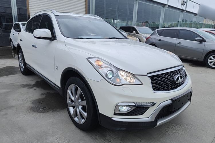 Used Infiniti QX50 2015 2.5L Enjoyment Edition Front Right 45 Deg