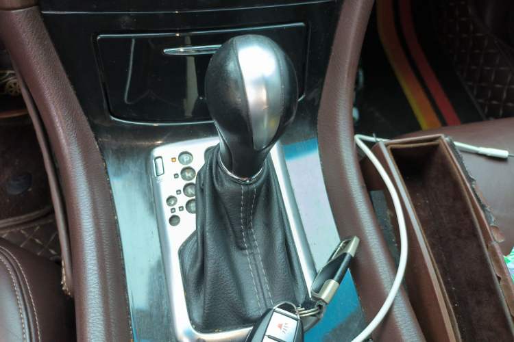 Used Infiniti QX50 2015 2.5L Enjoyment Edition Gear Lever