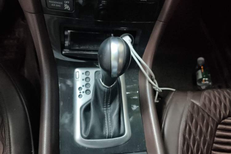 Used Infiniti QX50 2015 2.5L Enjoyment Edition Gear Lever