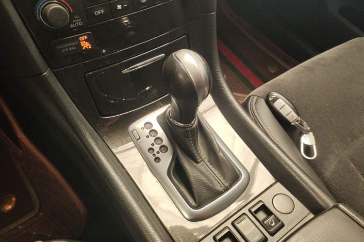 Used Infiniti QX50 2015 2.5L Comfort Edition Gear Lever