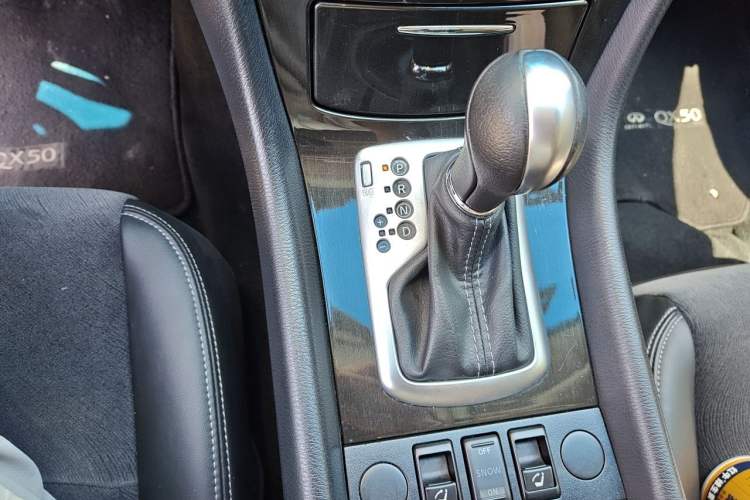 Used Infiniti QX50 2015 2.5L Comfort Edition Gear Lever