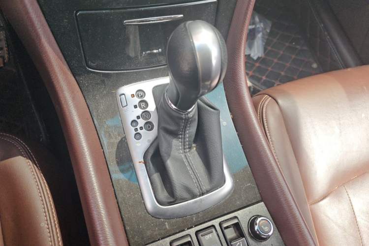 Used Infiniti QX50 2015 2.5L Enjoyment Edition Gear Lever