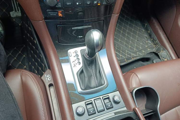 Used Infiniti QX50 2015 2.5L Luxury Edition Gear Lever