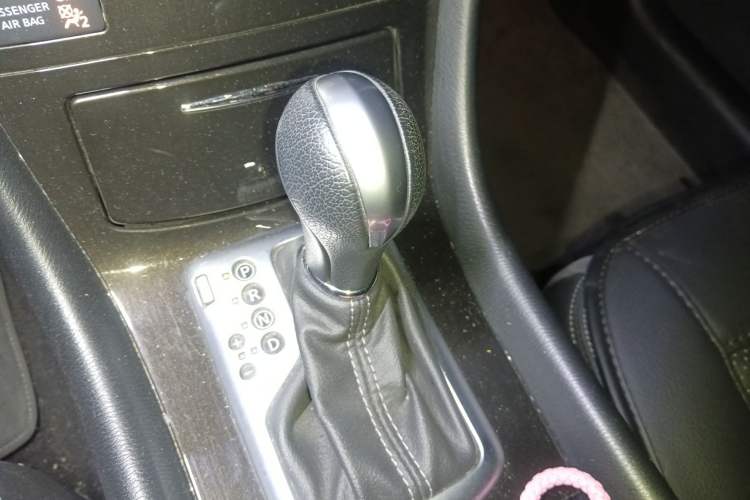 Used Infiniti QX50 2015 2.5L Comfort Edition Gear Lever