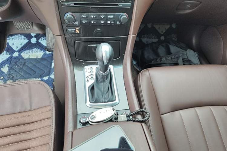 Used Infiniti QX50 2015 2.5L Enjoyment Edition Gear Lever