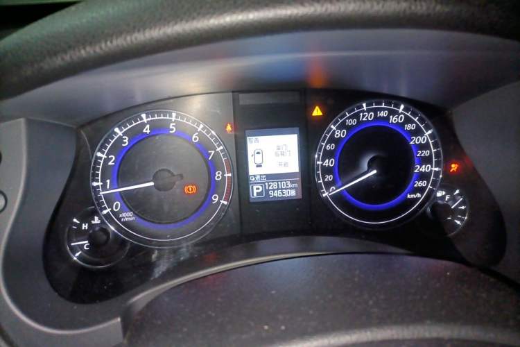 Used Infiniti QX50 2015 2.5L Comfort Edition Instrument Cluster