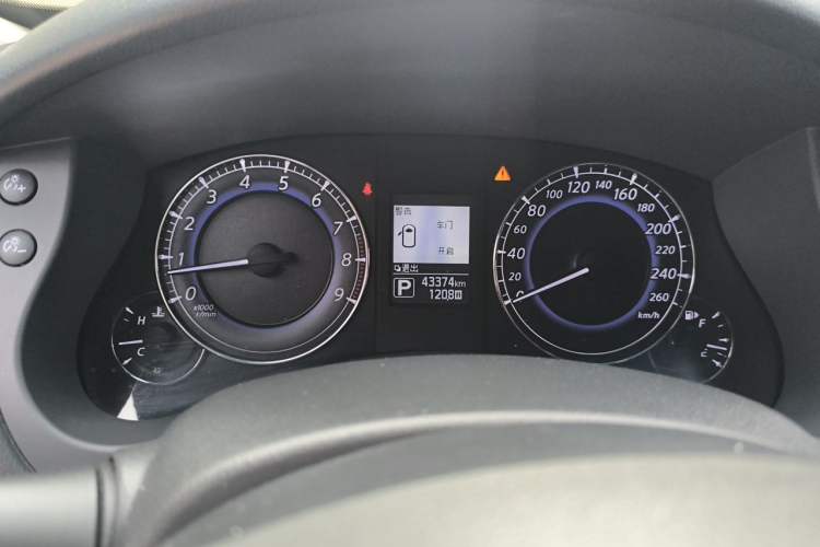 Used Infiniti QX50 2015 2.5L Enjoyment Edition Instrument Cluster