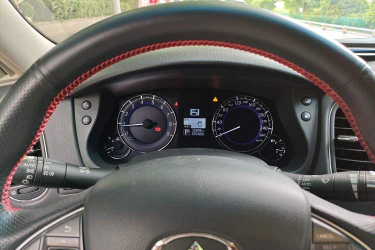 Used Infiniti QX50 2015 2.5L Enjoyment Edition Instrument Cluster