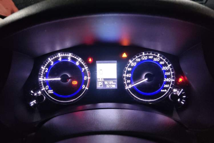Used Infiniti QX50 2015 2.5L Comfort Edition Instrument Cluster