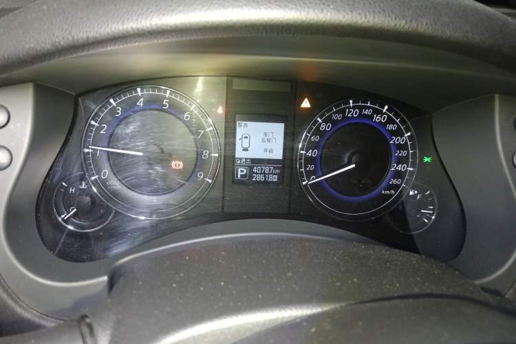 Used Infiniti QX50 2015 2.5L Comfort Edition Instrument Cluster