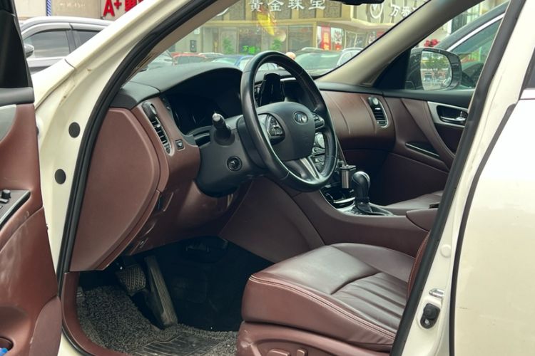 Used Infiniti QX50 2015 2.5L Enjoyment Edition Interior 2