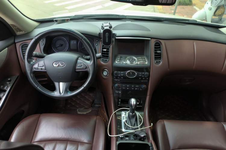Used Infiniti QX50 2015 2.5L Enjoyment Edition Interior 2