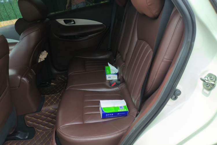 Used Infiniti QX50 2015 2.5L Enjoyment Edition Interior 4
