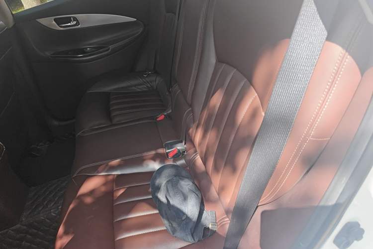 Used Infiniti QX50 2015 2.5L Luxury Edition Left Rear Seat