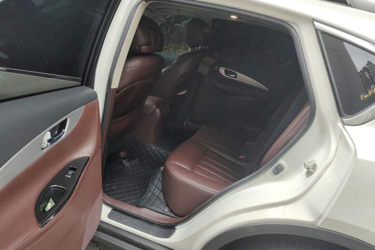 Used Infiniti QX50 2015 2.5L Enjoyment Edition Left Rear Seat