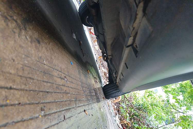 Used Infiniti QX50 2015 2.5L Comfort Edition Left Side Sill
