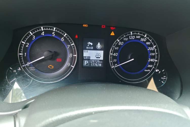Used Infiniti QX50 2015 2.5L Enjoyment Edition Odometer Close Up