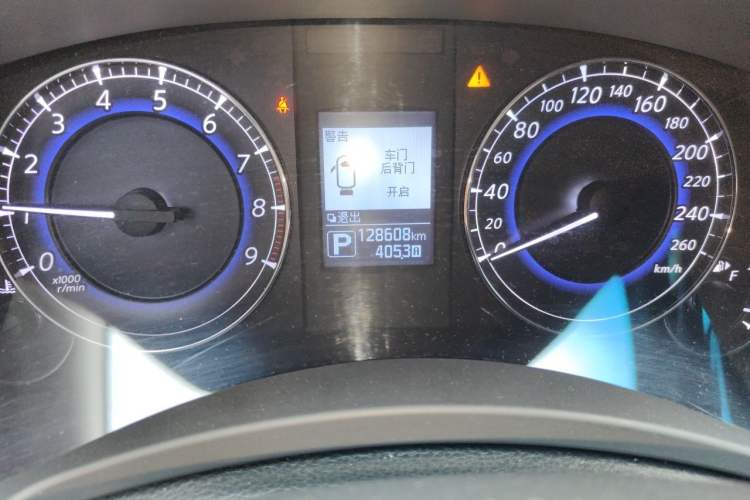 Used Infiniti QX50 2015 2.5L Enjoyment Edition Odometer Close Up