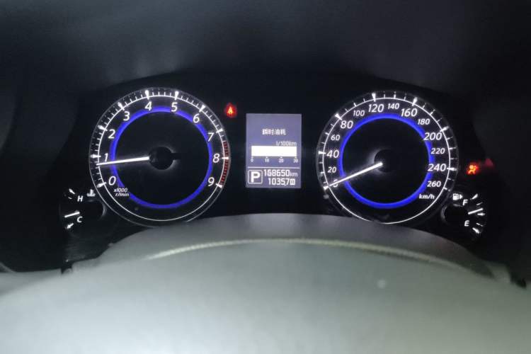 Used Infiniti QX50 2015 2.5L Enjoyment Edition Odometer Close Up