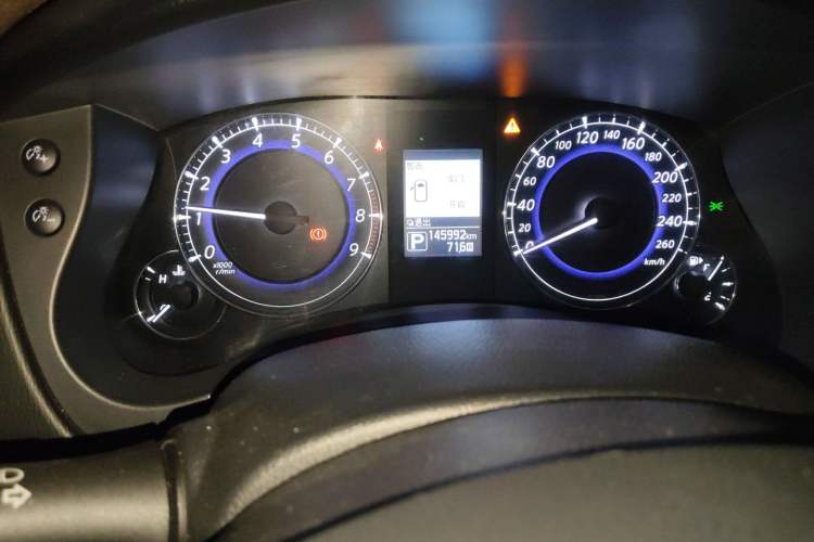 Used Infiniti QX50 2015 2.5L Comfort Edition Odometer Close Up
