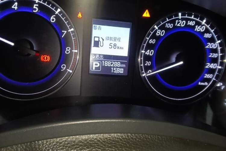 Used Infiniti QX50 2015 2.5L Enjoyment Edition Odometer Close Up